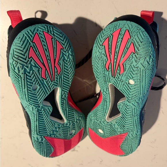 Men's Black and Teal Athletic Shoes - Picture 7 of 9